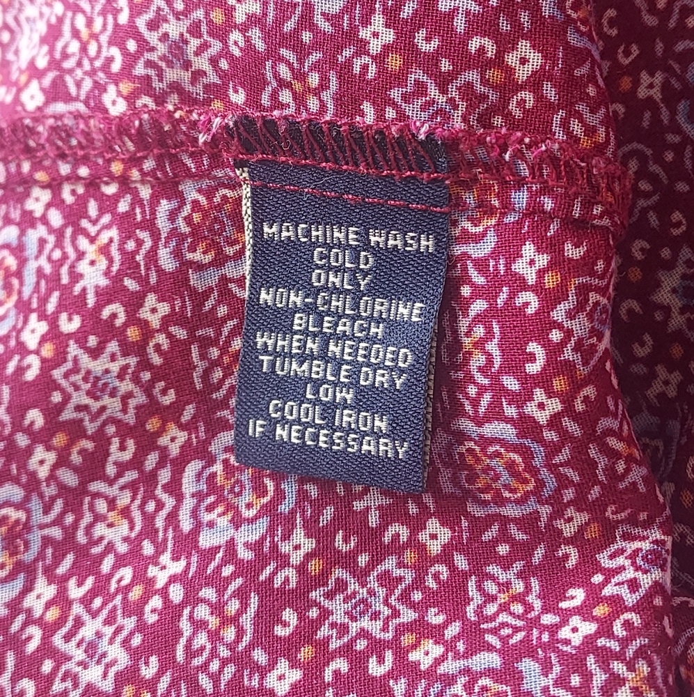 American Eagle, burgundy long sleeved cotton button down shirt, size large - Picture 9 of 10